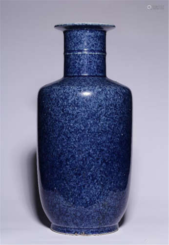 CHINESE PORCELAIN BLUE GLAZE VASE