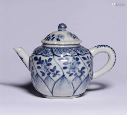 CHINESE PORCELAIN BLUE AND WHTIE LOTUS TEA POT