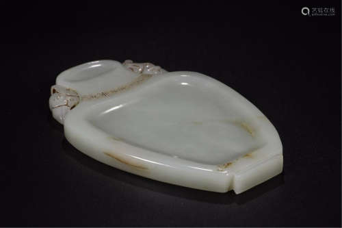 CHINESE WHITE JADE VASE SHAPED INKSTONE