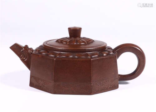 CHINESE YIXING ZISHA CLAY TEA POT