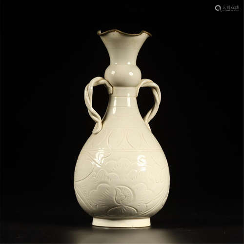 CHINESE PORCELAIN DING WARE WHITE GLAZE VASE