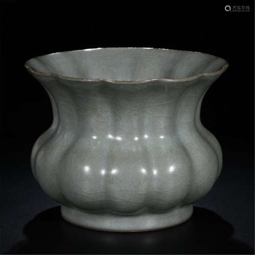 CHINESE PORCELAIN RU WARE CRACKED GLAZE WATER JAR