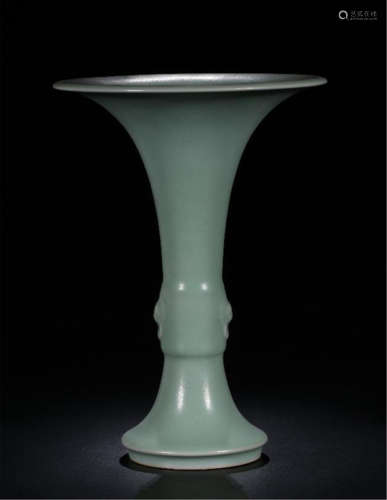 CHINESE PROCELAIN CELADON GLAZE GU VASE