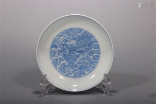 CHINESE PORCELAIN BLUE AND WTITE BEAST ON OCEAN PLATE