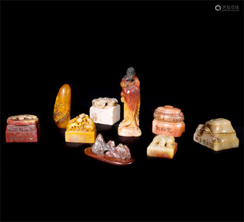 NINE CHINESE SOAPSTONE SEALS AND CRAVINGS