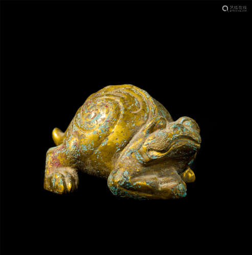 CHINESE GILT BRONZE BEAST TABLE ITEM