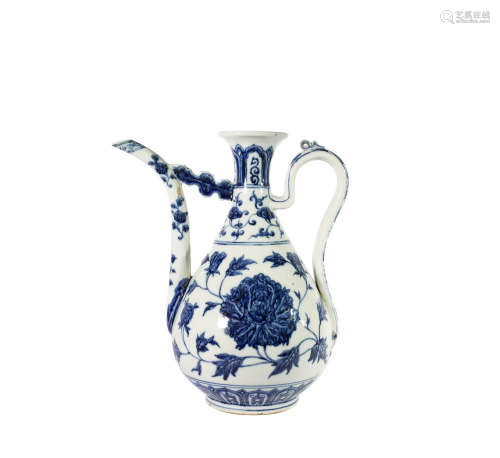 CHINESE PORCELAIN BLUE AND WHITE FLOWER KETTLE
