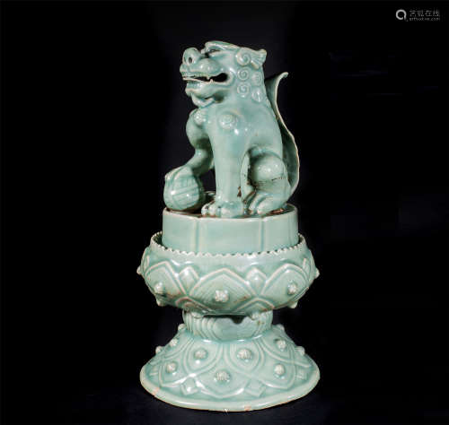 CHINESE PORCELAIN YAO WARE GREEN GLAZE BEAST INCENSE CAGE