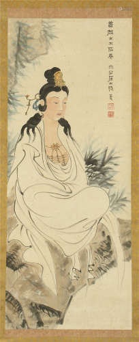 CHINESE SCROLL PAINTING OF SEATED GUANYIN ON ROCK