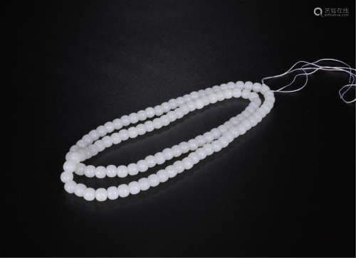 CHINESE WHITE JADE BEAD NECKLACE