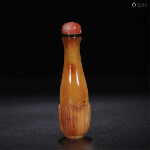 CHINESE AGATE LOTUS SNUFF BOTTLE