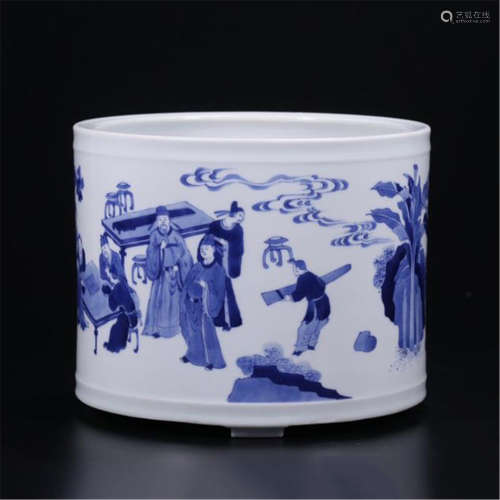 CHINESE PORCELAIN BLUE AND WHITE FIGURES BRUSH POT