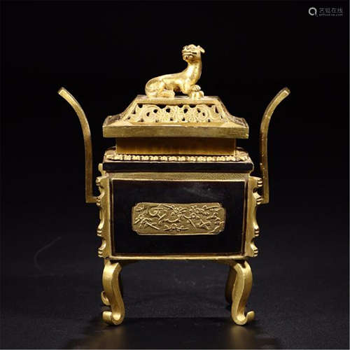 CHINESE PARTLY GILD BRONZE FOUR FEET LIDDED SQUARE CENSER