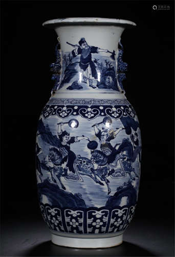 CHINESE PORCELAIN BLUE AND WHITE FIGURE FIGHTING VASE