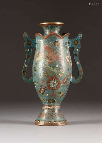 CLOISONNÉ-HENKELVASE China, um 1900 Polychromes