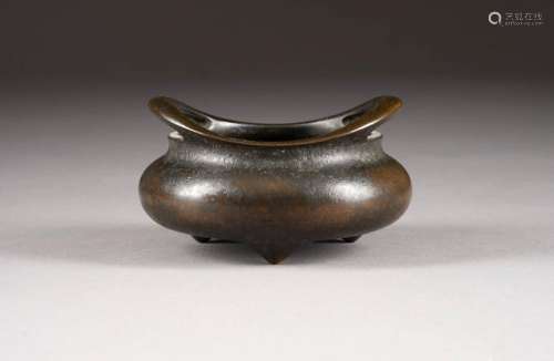 WEIHRAUCHBRENNER China, Qing-Dynastie Bronze, dunkel