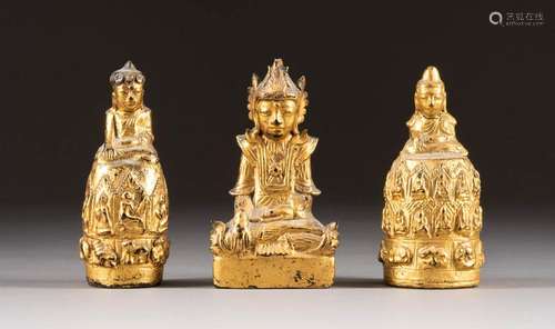 DREI KLEINE BUDDHAFIGUREN Thailand, 19. Jh. Holz,