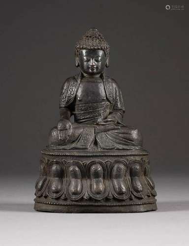 SHAKYAMUNI AUF DEM LOTOSTHRON China, 18. Jh. Bronze,