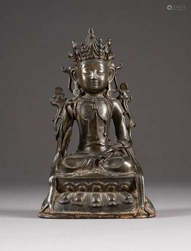 SITZDENDER BODHISATTVA China, 18./19. Jh. Bronze,