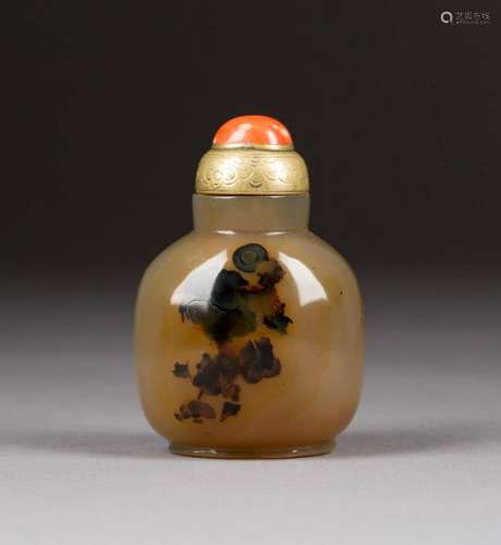 SNUFFBOTTLE China, Anfang 20. Jh. Achat. H. 7,5 cm.