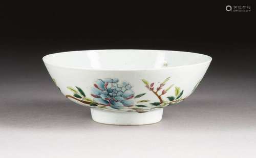 SCHALE MIT FLORALDEKOR China, um 1900 Porzellan,