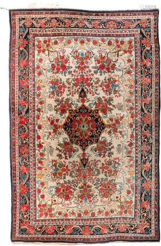 ROSENBIDJAR Persien, Mitte 20. Jh. 264 x 169 cm. Min.