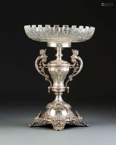 GROSSE TAZZA MIT SILBERFUSS Deutsch, um 1890 Silber,