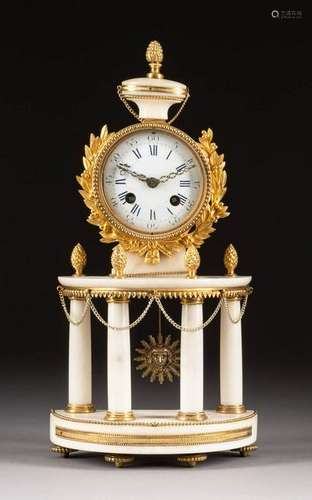 LOUIS XVI.- PENDULE Frankreich, um 1790 Bronze,