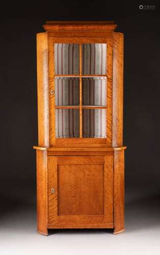 BIEDERMEIER-AUFSATZECKSCHRANK Deutsch, um 1820/ 1830