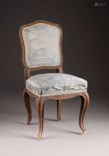 LOUIS XV.- FAUTEUIL Frankreich, um 1760 Nussbaum, teils