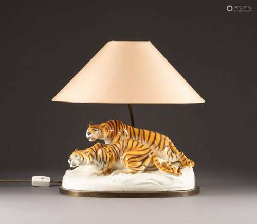 LAMPE MIT LAUERNDEM TIGERPAAR Böhmen, Hegewald,