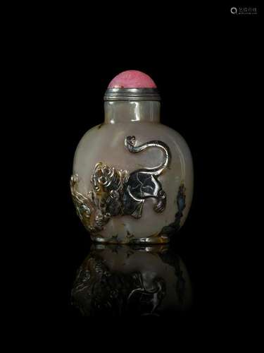 A Carved Silhouette Grey Agate Snuff Bottle Height 2/12