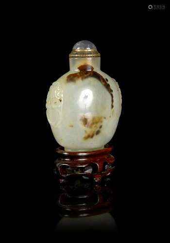 An Agate Snuff Bottle Height 2 1/4 in., 6 cm.