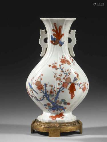 VASE EN PORCELAINE DE SAMSON DU XIXe SIECLE