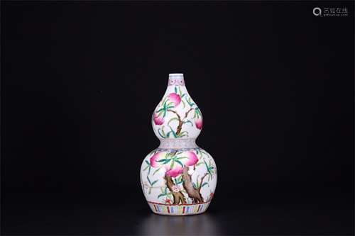 A Chinese Famille-Rose Porcelain Double Gourd Vase