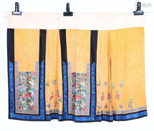 CHINESE EMBROIDERED SILK SKIRT