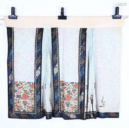 CHINESE EMBROIDERED SILK SKIRT