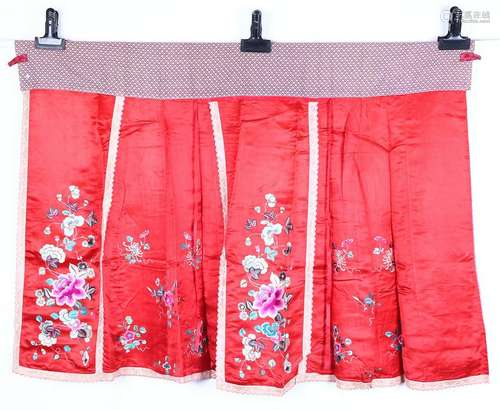 CHINESE EMBROIDERED SILK SKIRT