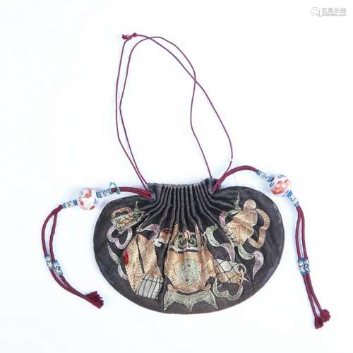 CHINESE EMBROIDERED SILK SACHET