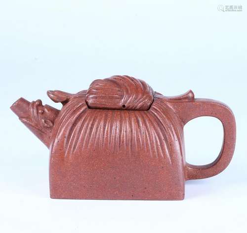 CHINESE YIXING WARE TEA POT