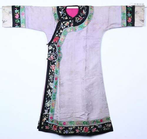 CHINESE SILK WOMAN'S ROBE