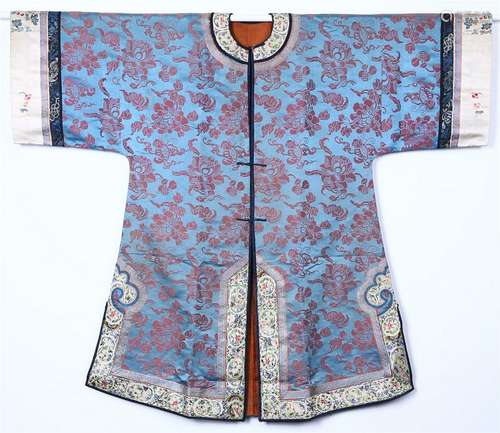 CHINESE SILK WOMAN'S ROBE