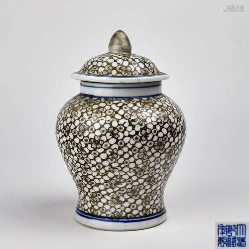 A Chinese Famille-Rose Porcelain Jar with Cover