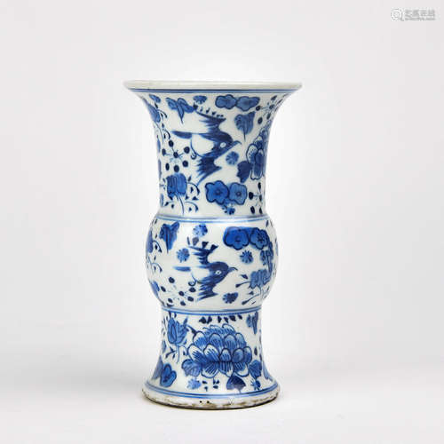 A Chinese Blue and White Porcelain Vase