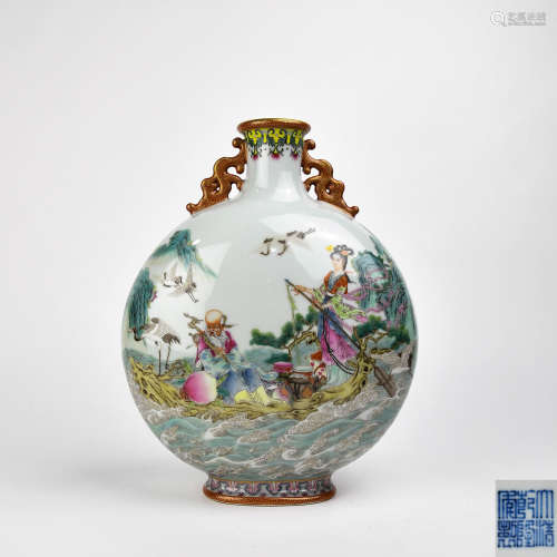 A Chinese Famille-Rose Porcelain Moon Flask