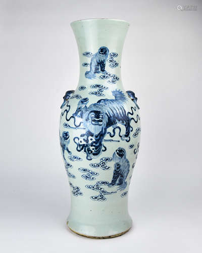 A Chinese Blue and White Porcelain Vase