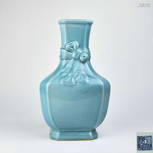 A Chinese Blue Glazed Porcelain Vase