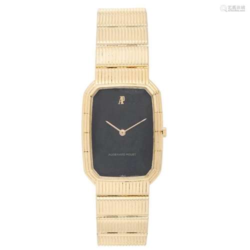 Audemars Piguet Yellow Gold Black dial Vintage Manual Wristwatch