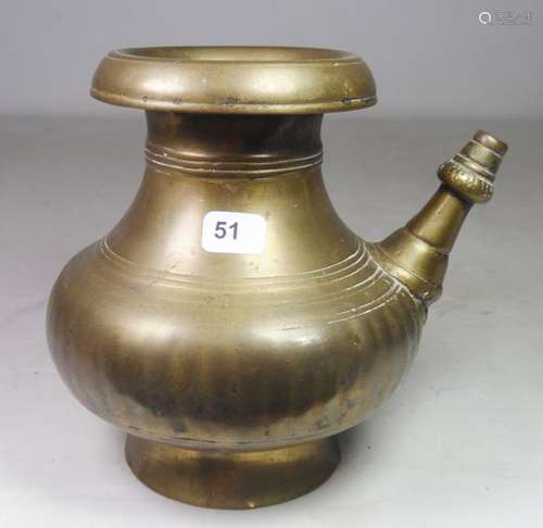 Indes \nLota en bronze. \nH. : 14 cm