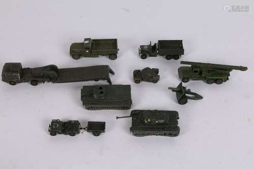 9 véhicules militaires ( Dinky toys; solido; major…